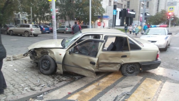 В массовом ДТП на Малышева пострадали семь человек: всё, что известно об аварии