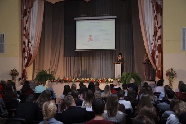 Учитель завтрашнего дня: в сферу образования пришло 300 молодых педагогов