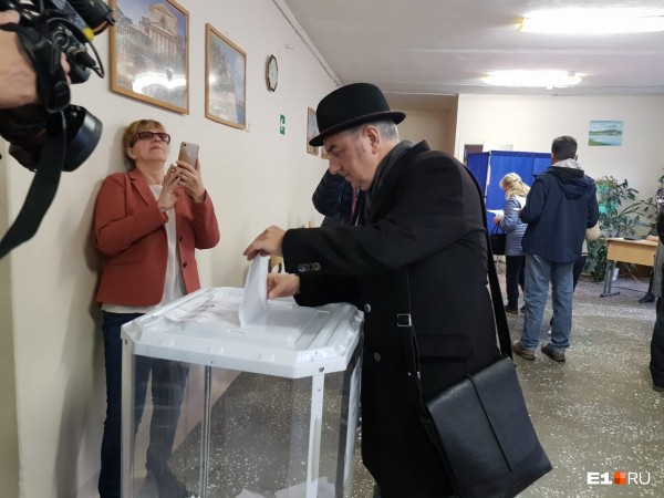 Работа кипит! В мэрии считают голоса по опросу за место под храм святой Екатерины