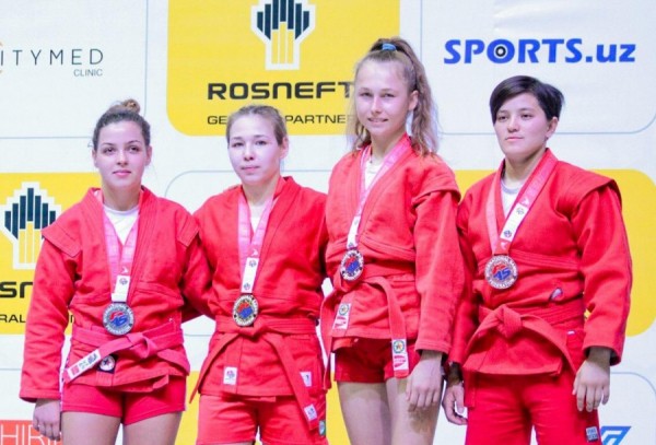Самбо: студентки Екатеринбурга завоевали две золотые медали