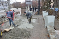 Власти Екатеринбурга контролируют ход благоустройства сквера у Оперного театра