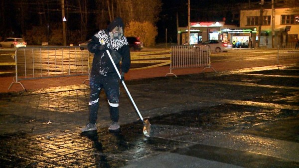 Покрас Лампас переделал «Супрематический крест» после скандала с православными (ВИДЕО) Покрас Лампас переделал «Супрематический крест» после скандала с православными (ВИДЕО)