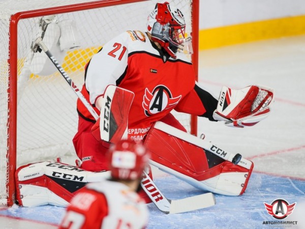 "Сухарь" Якуба Коваржа приносит победу "Автомобилисту" "Сухарь" Якуба Коваржа приносит победу "Автомобилисту"