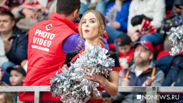 «Автомобилист» обыграл «Трактор» на домашнем льду (ФОТО)