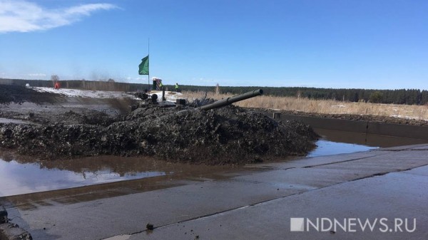 Пальба по мишеням и подрывы в огне: как проходил танковый биатлон на Урале (ФОТО, ВИДЕО)