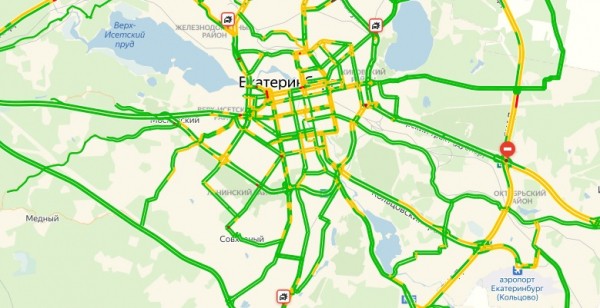 Ледяной апокалипсис: из-за гололеда в Екатеринбурге случились десятки ДТП и не могут сесть самолеты