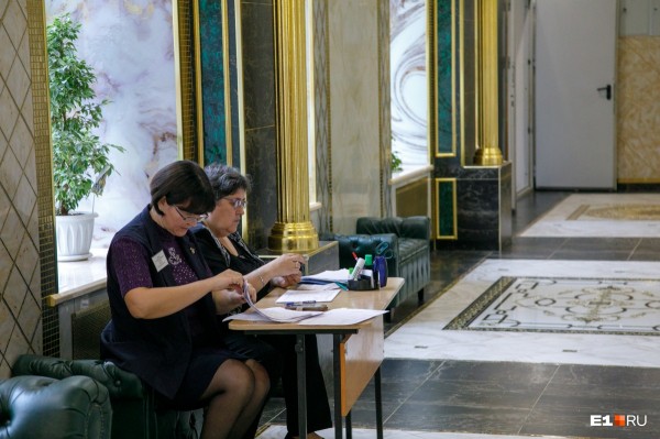 Работа кипит! В мэрии считают голоса по опросу за место под храм святой Екатерины