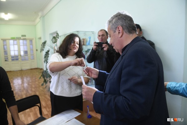 Работа кипит! В мэрии считают голоса по опросу за место под храм святой Екатерины