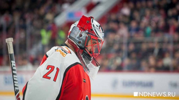 «Автомобилист» обыграл «Трактор» на домашнем льду (ФОТО)