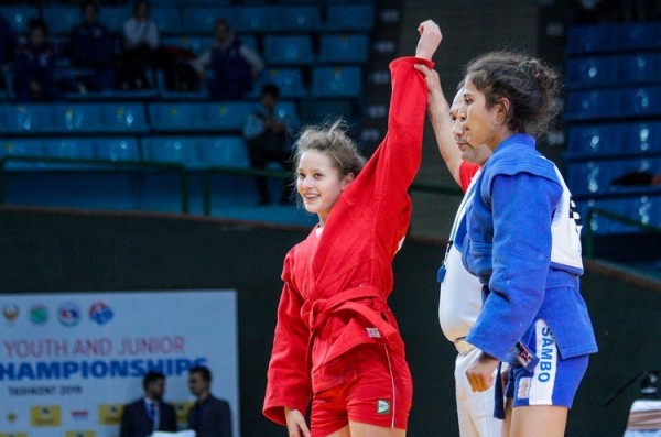 Самбо: студентки Екатеринбурга завоевали две золотые медали