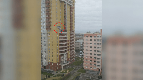 В Пионерском районе с дома обвалилась часть стены