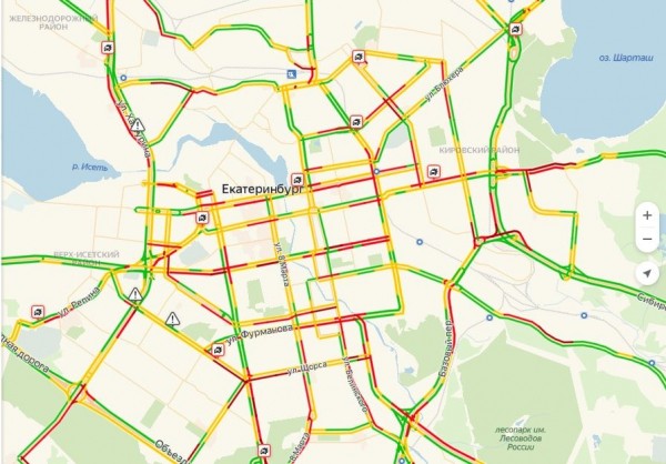Ледяной апокалипсис: из-за гололеда в Екатеринбурге случились десятки ДТП и не могут сесть самолеты
