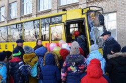 Школьники посёлка Садовый будут ездить на занятия на новом автобусе