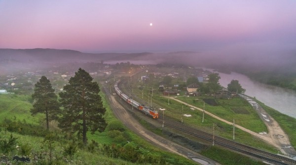 Появилось приложение-гид для пассажиров поездов. Оно расскажет все о местах, где вы проезжаете