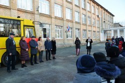 Школьники посёлка Садовый будут ездить на занятия на новом автобусе