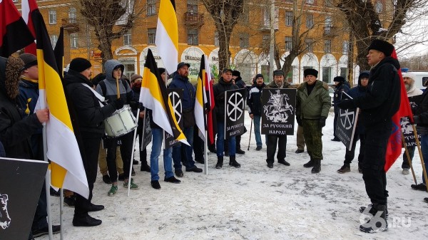 На редеющий &laquo;Русский марш&raquo; собралось чуть больше полусотни националистов
