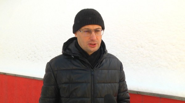 «Я тебе сейчас колено прострелю», – многодетную семью со скандалом выселили из квартиры из-за невыплаты ипотеки (ФОТО, ВИДЕО)