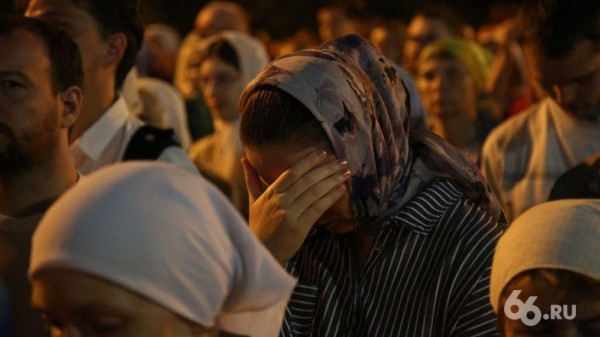 С божьей помощью: достроить стадион, устранить аварию и еще три необычные темы молебнов в России С божьей помощью: достроить стадион, устранить аварию и еще три необычные темы молебнов в России