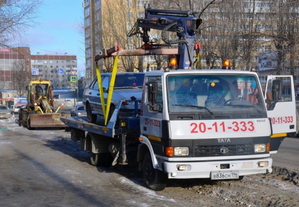 Городские власти решают проблему автотранспорта, мешающего уборке улиц