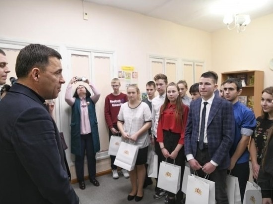 Куйвашев поручил выделись средства на приобретения жилья погорельцам поселка Ис