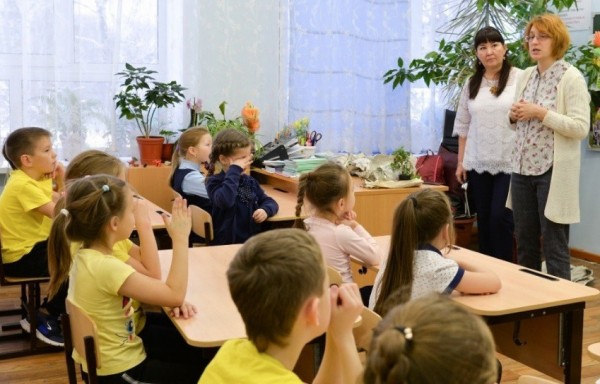 Первые занятия: в школе № 142 прошли уроки в рамках проекта «Агрошкола»