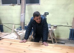 Куйвашев исполнил желание мамы с помощью 120-летних досок. ФОТО Куйвашев исполнил желание мамы с помощью 120-летних досок. ФОТО