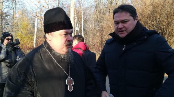 «Сорок сороков» провели по всей России митинги против закона о домашнем насилии. Что их не устраивает «Сорок сороков» провели по всей России митинги против закона о домашнем насилии. Что их не устраивает