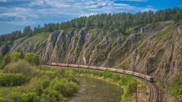 Появилось приложение-гид для пассажиров поездов. Оно расскажет все о местах, где вы проезжаете