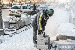 Как манипулировать властями, разбитые тротуары Екатеринбурга, жизнь похоронной мафии. Главное за неделю &mdash; в подборке &laquo;URA.RU&raquo;