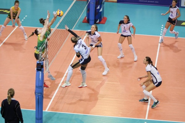 Волейбол: «Уралочка» одержала победу в первом матче полуфинала Кубка России