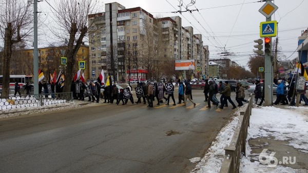 На редеющий &laquo;Русский марш&raquo; собралось чуть больше полусотни националистов