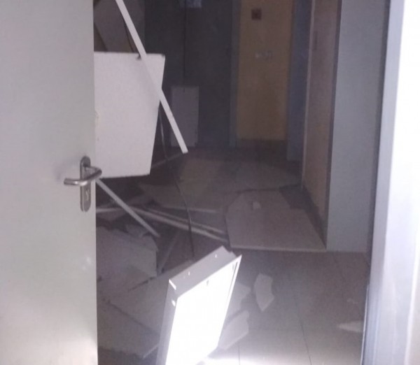 На Старой Сортировке в жилой высотке рухнул потолок (ФОТО, ВИДЕО) На Старой Сортировке в жилой высотке рухнул потолок (ФОТО, ВИДЕО)