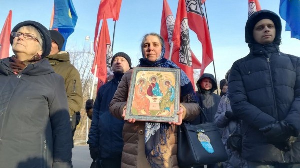 «Сорок сороков» провели по всей России митинги против закона о домашнем насилии. Что их не устраивает «Сорок сороков» провели по всей России митинги против закона о домашнем насилии. Что их не устраивает