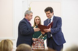 Городские власти поздравили работников АПК уральской столицы Городские власти поздравили работников АПК уральской столицы