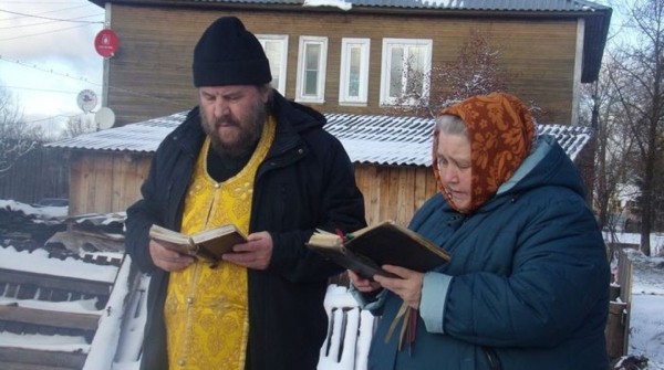 С божьей помощью: достроить стадион, устранить аварию и еще три необычные темы молебнов в России С божьей помощью: достроить стадион, устранить аварию и еще три необычные темы молебнов в России