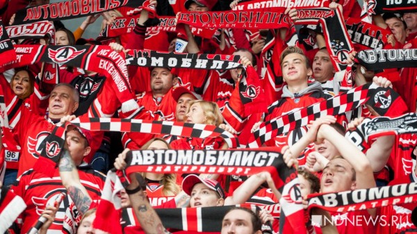 Самый быстрый гол и «рука волшебника»: «Автомобилист» одолел «Нефтехимик» со счетом 4:3