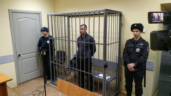 Владимир Путин уволил высокопоставленного свердловского следователя, которого арестовали за взятку