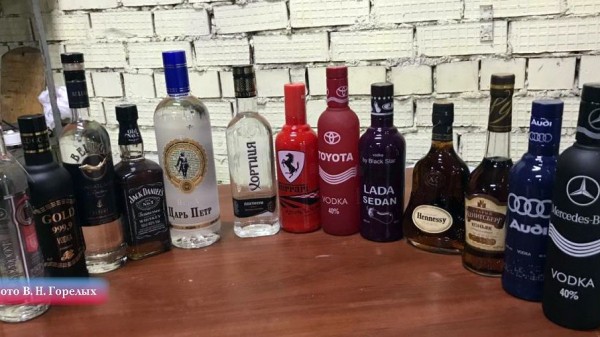 Бутлегеры с Ближнего Востока подливали в напитки средства для обработки животных (ФОТО)