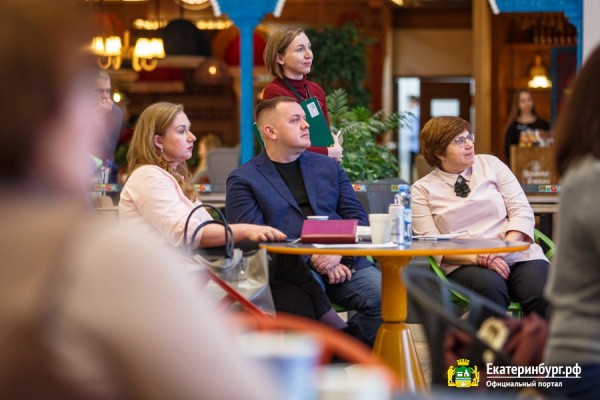 Городские власти помогают местным производителям находить новые рынки сбыта