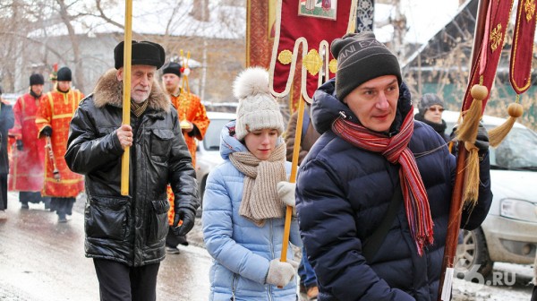 Четыре тысячи человек прошли крестным ходом по городу в честь Дня святой Екатерины Четыре тысячи человек прошли крестным ходом по городу в честь Дня святой Екатерины