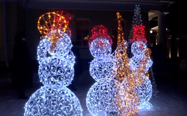 Кто украшен лучше всех? Власти проверят новогодний настрой районов города