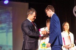 Талантливые школьники Екатеринбурга получили стипендию «Признание»