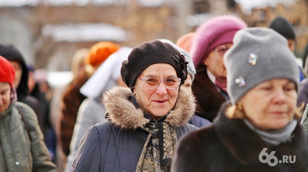 Четыре тысячи человек прошли крестным ходом по городу в честь Дня святой Екатерины Четыре тысячи человек прошли крестным ходом по городу в честь Дня святой Екатерины