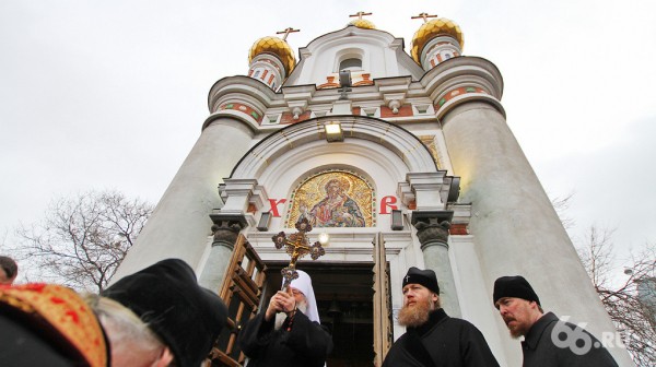 Четыре тысячи человек прошли крестным ходом по городу в честь Дня святой Екатерины Четыре тысячи человек прошли крестным ходом по городу в честь Дня святой Екатерины