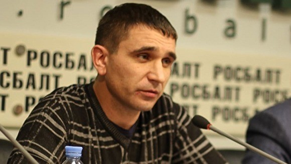 Полиция задержала координатора проекта Gulagu.net в иркутском аэропорту Полиция задержала координатора проекта Gulagu.net в иркутском аэропорту