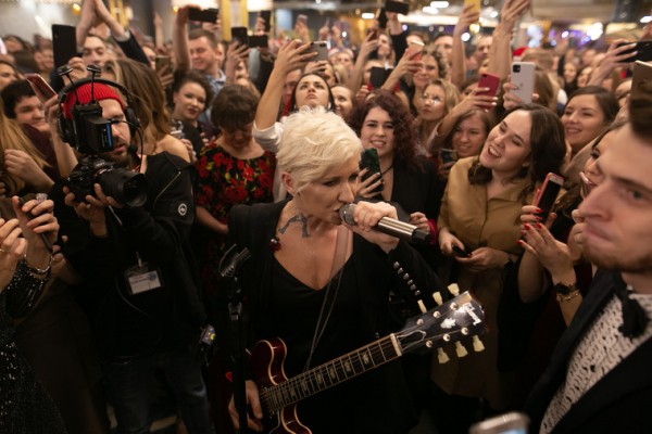 Один из самых больших офисов мира пережил первый корпоратив. Но главная интрига — в шесть раз крупнее. ФОТО Один из самых больших офисов мира пережил первый корпоратив. Но главная интрига — в шесть раз крупнее. ФОТО