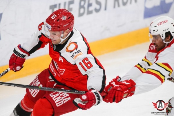Хоккей: «Автомобилист» разгромил «Куньлунь»