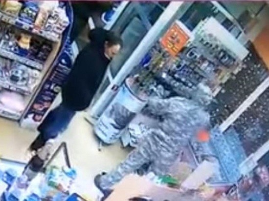 Напавший на автозаправку в Камышлове грабитель ранил охранника