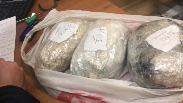 Транспортная полиция поймала курьера с 3 кг героина Транспортная полиция поймала курьера с 3 кг героина