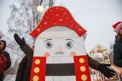 Комиссия оценила безопасность и зрелищность ледовых городков